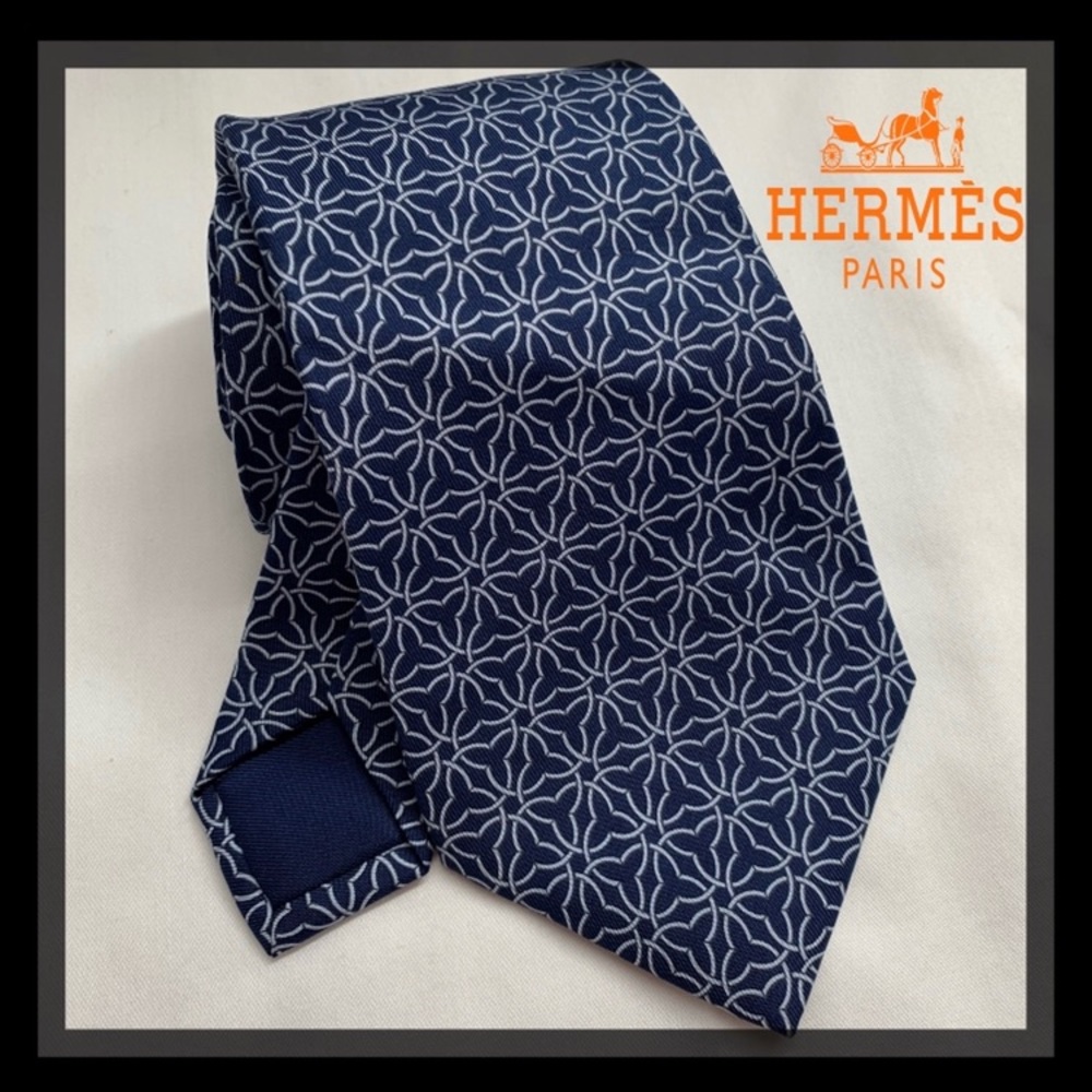 Authentic Hermès Paris Men’s classic tie 100% Silk